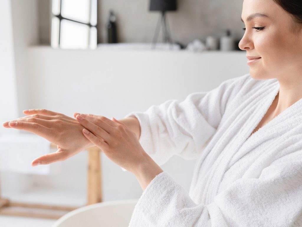 Уход за сухой кожей осенью: советы, средства и ритуалы для внутреннего сияния